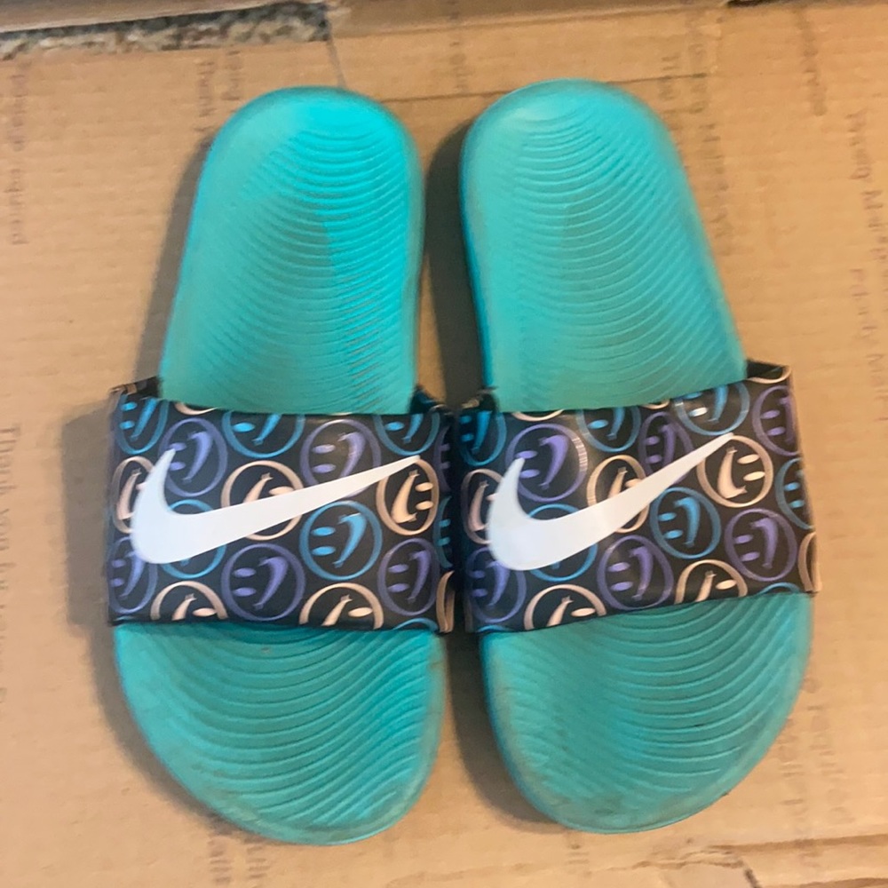 Nike slides
